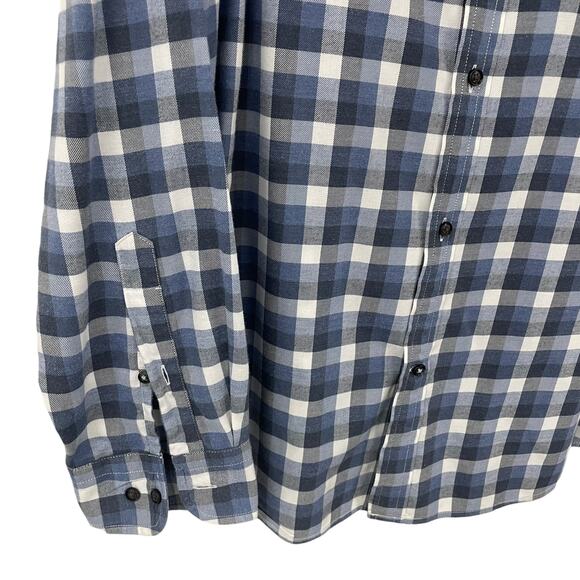 Banana Republic Slim Fit Luxe Flannel Long Sleeve Button Down Men’s XL - Picture 2 of 6